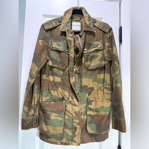 Chelsea DeBoer Lily & Lottie camo jacket size small